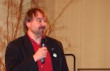 Rene Sievert, Vorsitzender des NABU-Regionalverbandes Leipzig moderierte die Veranstaltung.  | Foto: Ina Ebert | NABU Sachsen