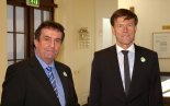 Bernd Heinitz (Vorsitzender NABU, LV Sachsen) begrüßt Landtagspräsident Dr. Matthias Rößler  | Foto: Uwe Schroeder (NABU Sachsen)