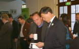 Eine Kaffeepause bot Spielraum für Gespräche, ...  | Foto: Uwe Schroeder (NABU Sachsen)